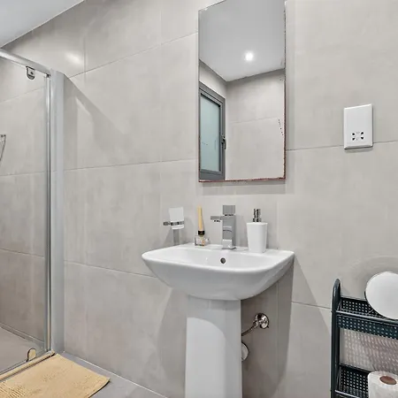 Two-bedroom Retreat Lejlighed