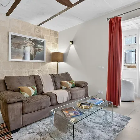 Two-bedroom Retreat La Valletta