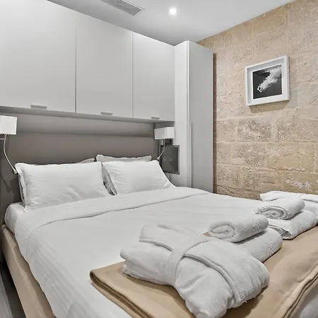 Two-bedroom Retreat *