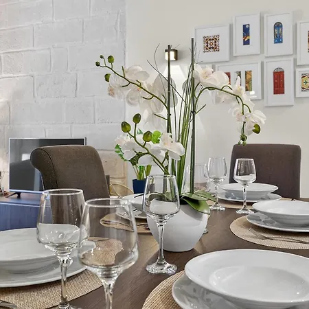 Two-bedroom Retreat Lejlighed *